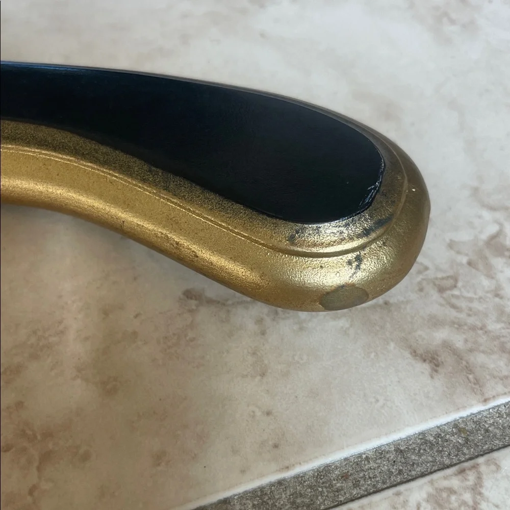 Vintage Yugoslavia Cameo hanger in black and gold